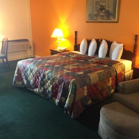 Budget Inn Лъмбъртън Екстериор снимка