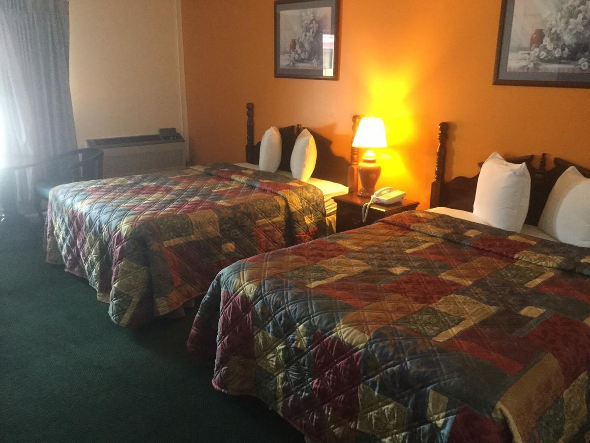 Budget Inn Лъмбъртън Екстериор снимка