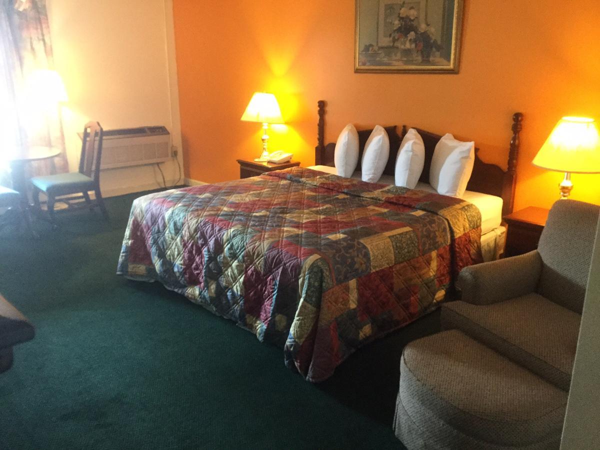 Budget Inn Лъмбъртън Екстериор снимка